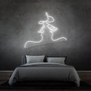 'KISS KISS' par Margot - signe en néon LED