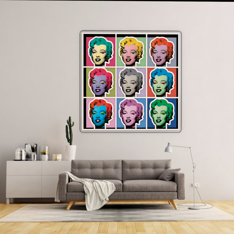„QUEEN MARILYN“ – LED-Leuchtreklame