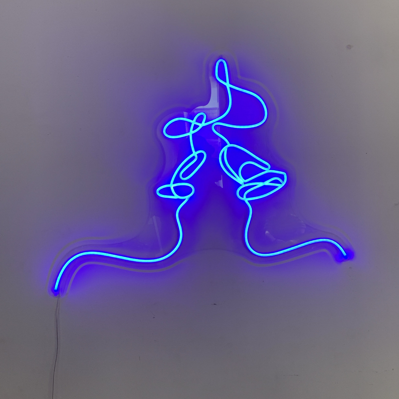 'KISS KISS' de Margot - letreiro de néon LED