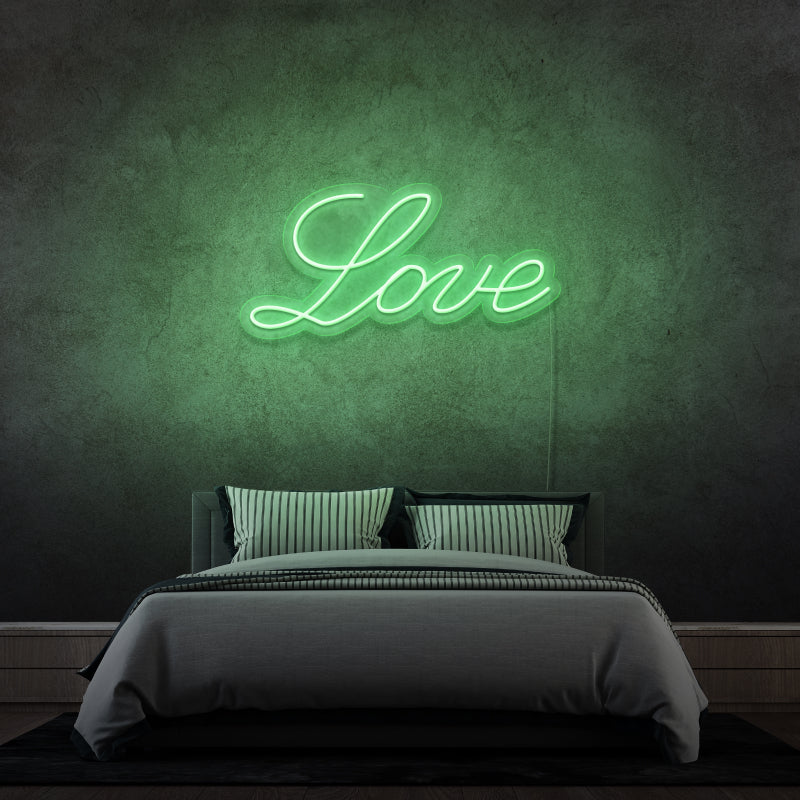„LOVE“ – LED-Neonschild
