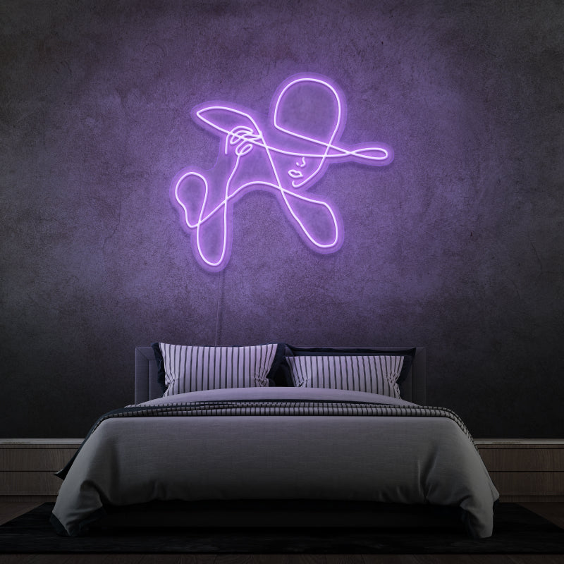 'LA DAME AU CHAPEAU' par Margot - signe en néon LED