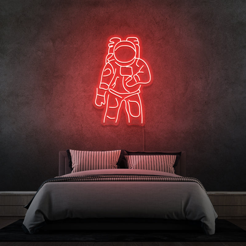 „ASTRONAUT“ – LED-Leuchtreklame