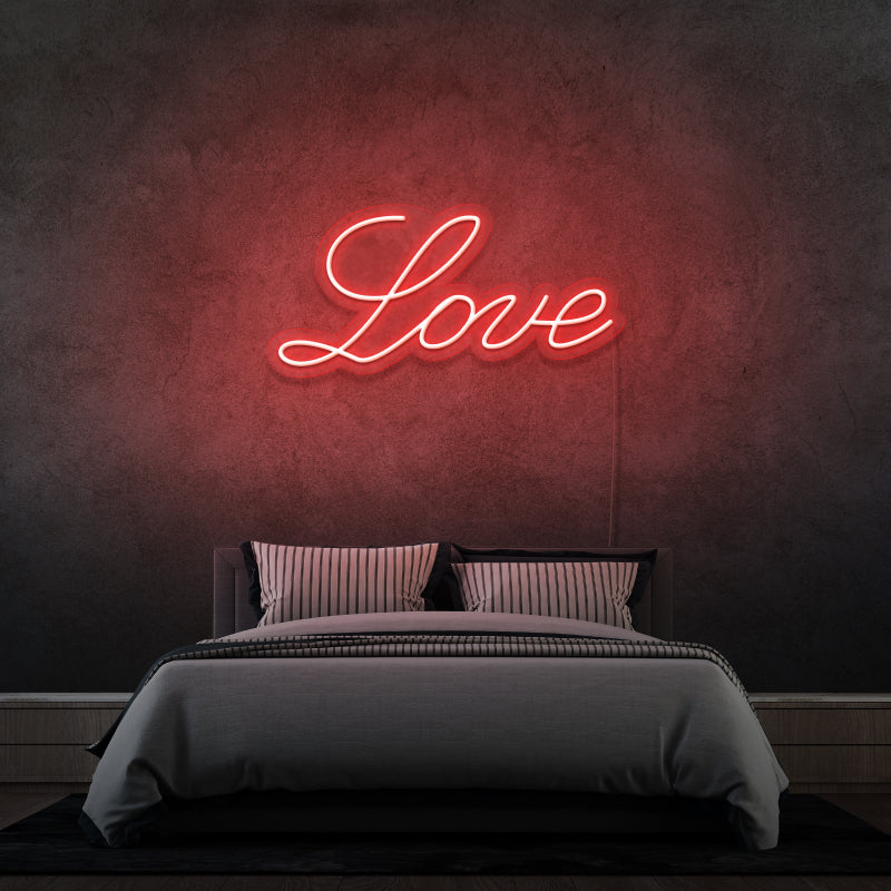 'LOVE' - un'insegna LED al neon