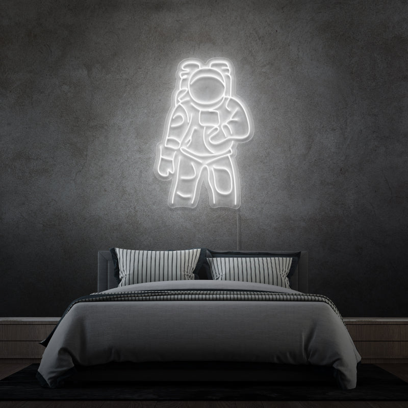 „ASTRONAUT“ – LED-Leuchtreklame