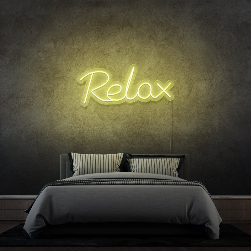 „RELAX“ – LED-Neonschild